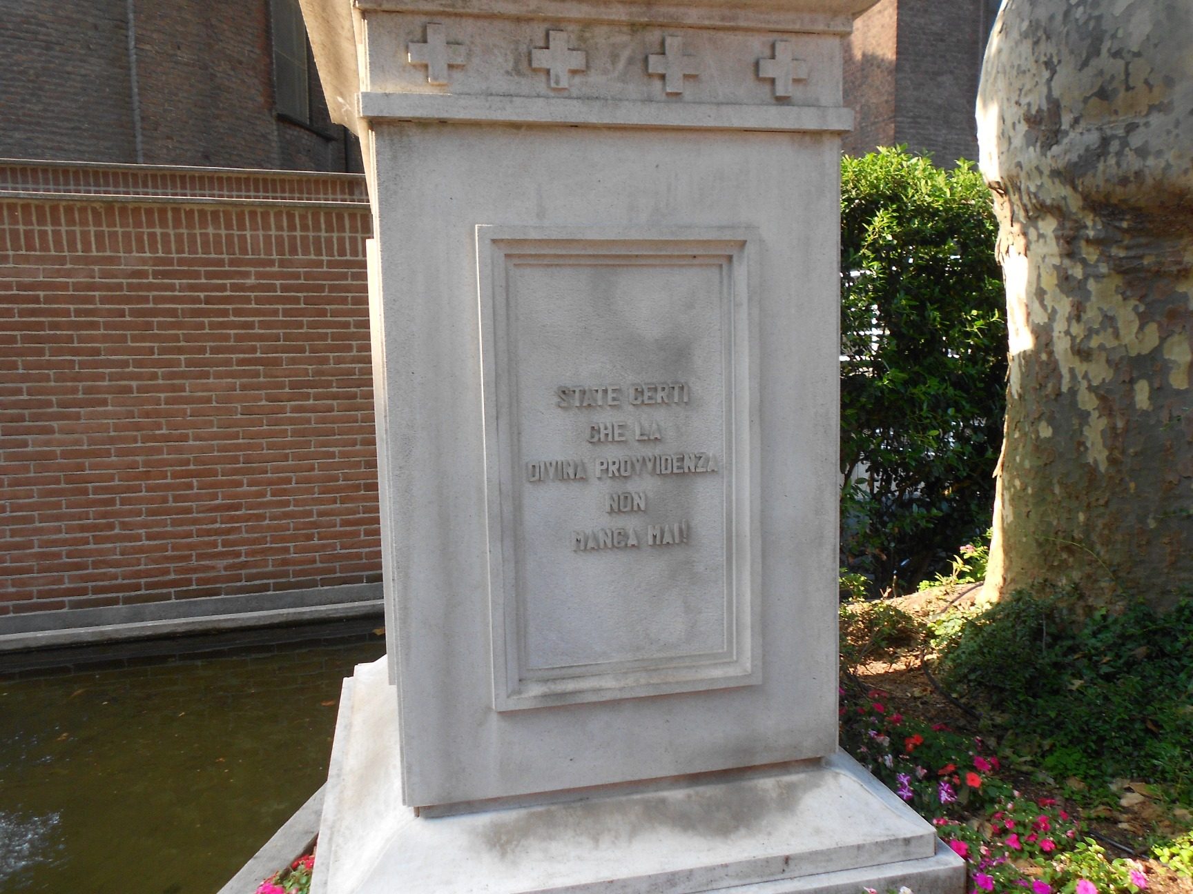 Giuseppe%20Benedetto%20Cottolengo%27s%20monument%2C%20Piccola%20Casa%20della%20Divina%20Provvidenza%2C%20Turin%20-%2005.jpg